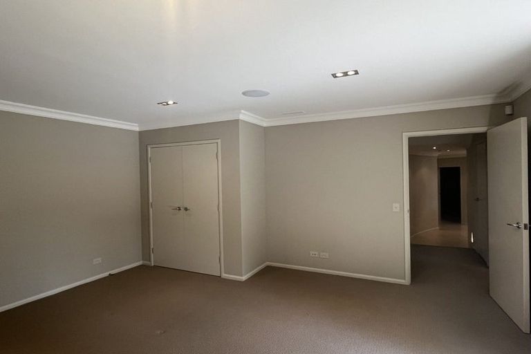 Photo of property in 71 Winara Avenue, Waikanae, 5036
