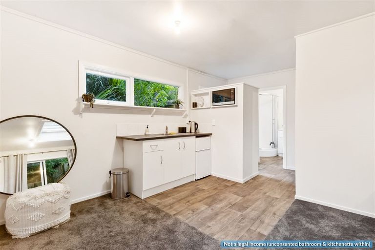 Photo of property in 9 Old North Road, Orewa, 0931