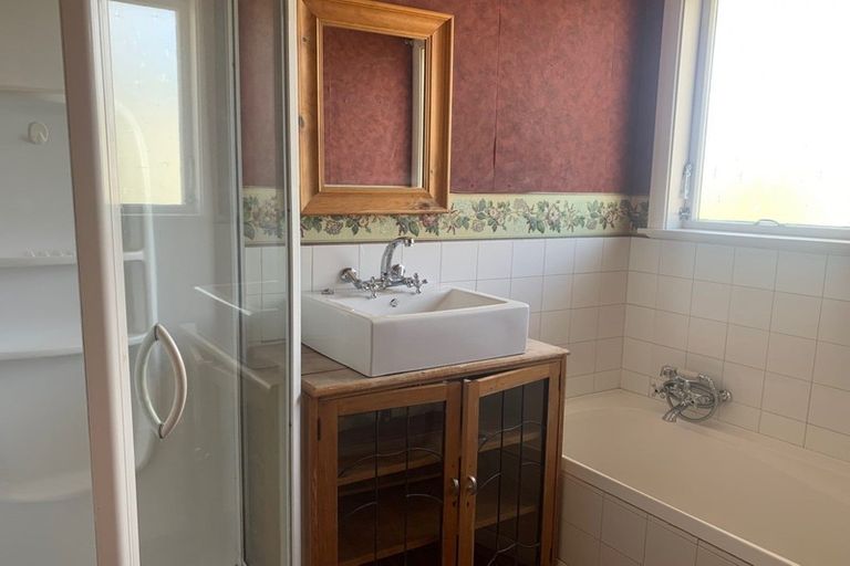 Photo of property in 16 Bartholomew Road, Levin, 5510