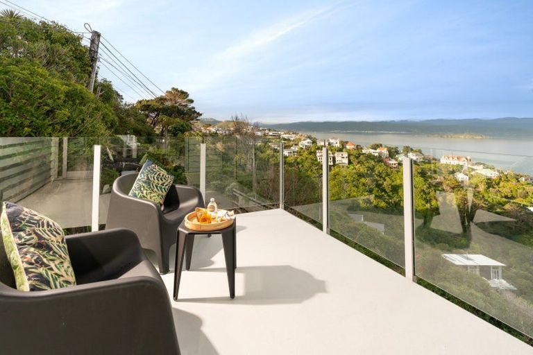 Photo of property in 118a Nicholson Road, Khandallah, Wellington, 6035