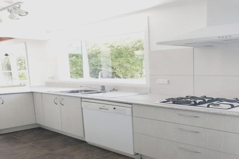 Photo of property in 31 Portadown Avenue, Pakuranga Heights, Auckland, 2010