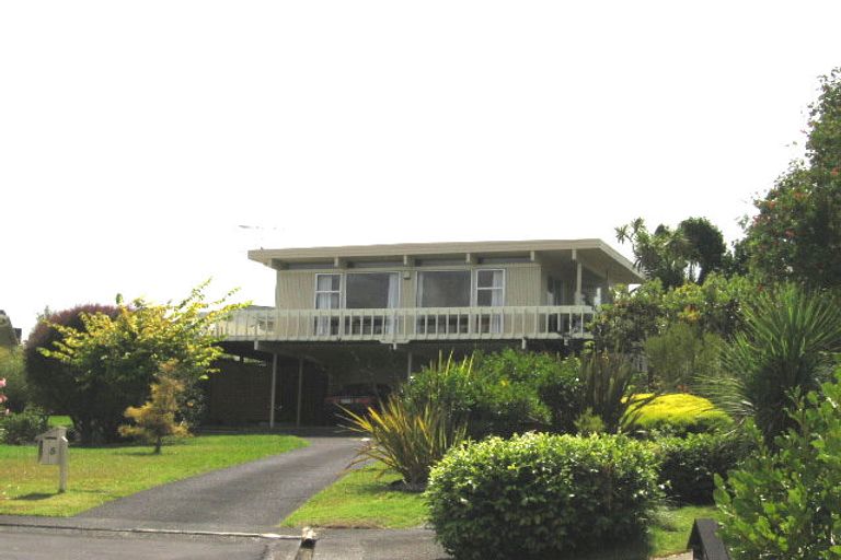 Photo of property in 5 Christensen Place, Forrest Hill, Auckland, 0620