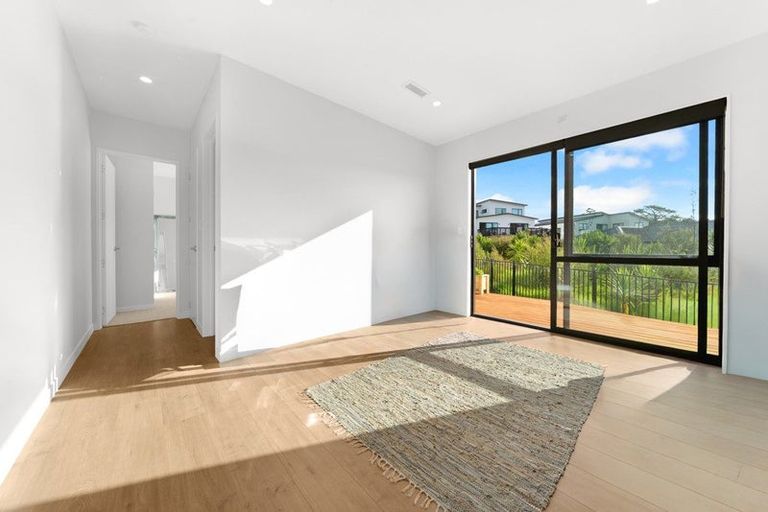 Photo of property in 6 Wheki Place, Swanson, Auckland, 0614