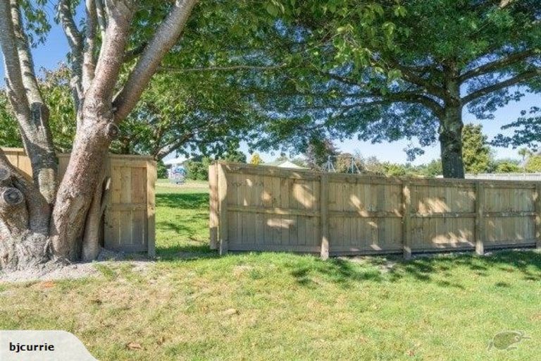 Photo of property in 2 Avon Close, Richmond Heights, Taupo, 3330