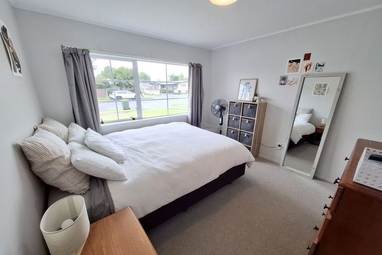 Photo of property in 42 Branch Road, Highlands Park, New Plymouth, 4312