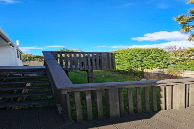 Photo of property in 1/13 Montclair Rise, Browns Bay, Auckland, 0630