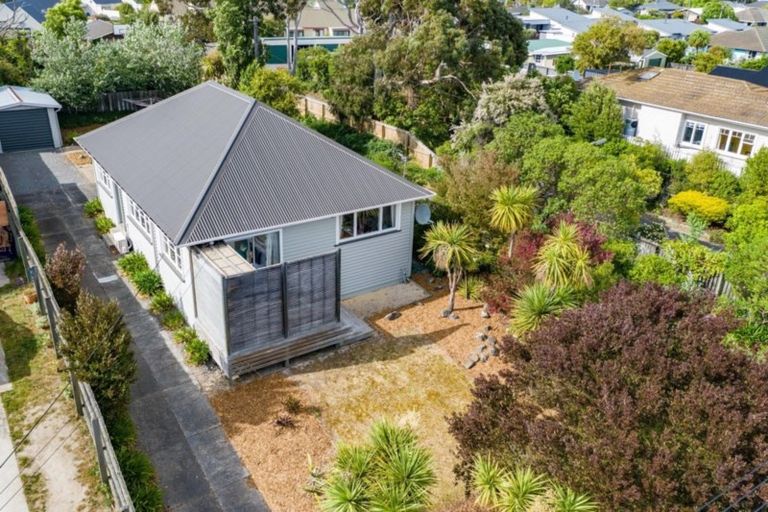 Photo of property in 113 Bowhill Road, New Brighton, Christchurch, 8083