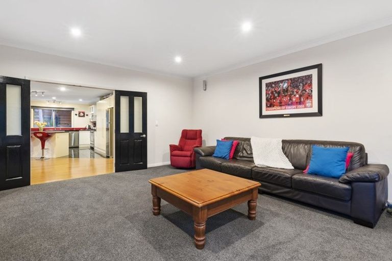 Photo of property in 322b Glenfield Road, Glenfield, Auckland, 0629