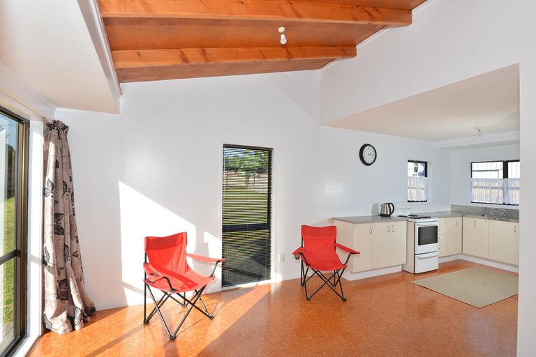 Photo of property in 17 Great North Road, Te Kamo, Whangarei, 0112