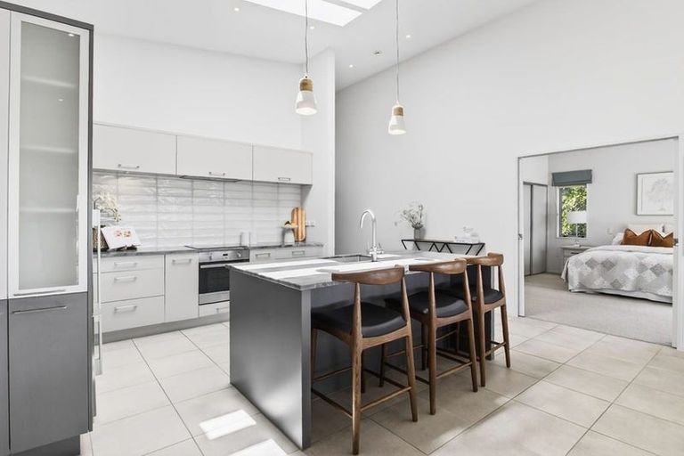 Photo of property in 48 Aurea Avenue, Pakuranga, Auckland, 2010