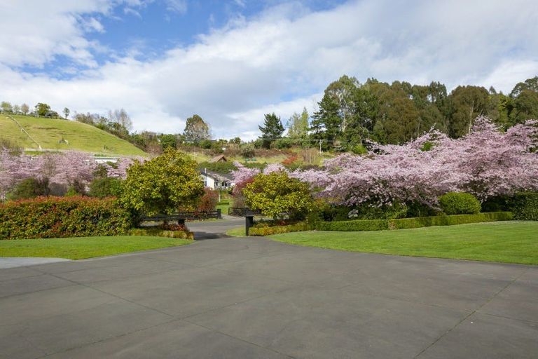 Photo of property in 72 Dalmore Way, Acacia Bay, Taupo, 3385