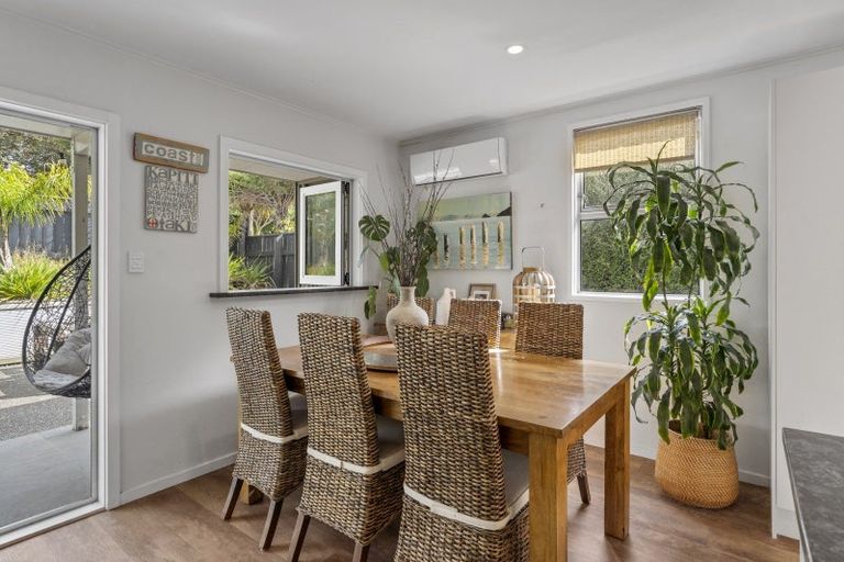 Photo of property in 21 Ratanui Road, Paraparaumu, 5032