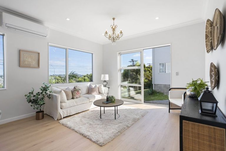 Photo of property in 517 East Coast Road, Murrays Bay, Auckland, 0630