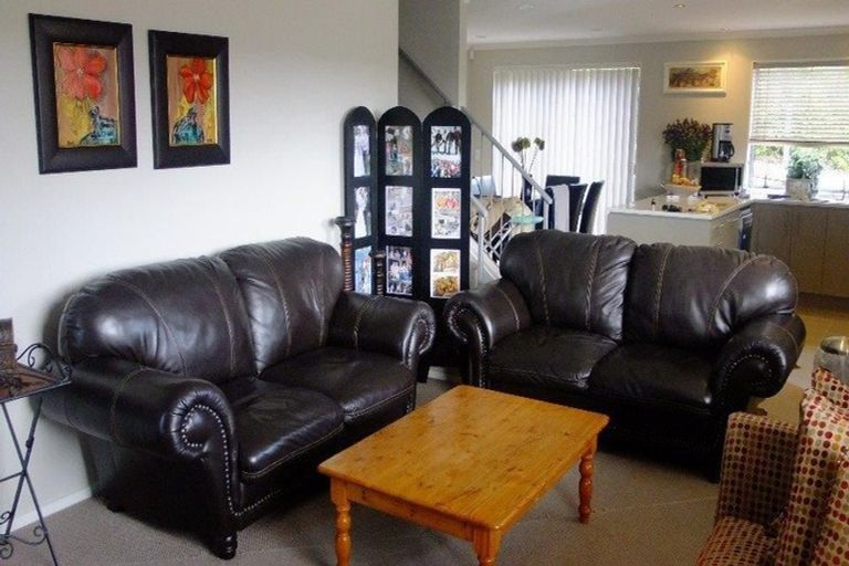 Photo of property in 13 Nimstedt Avenue, Oteha, Auckland, 0632