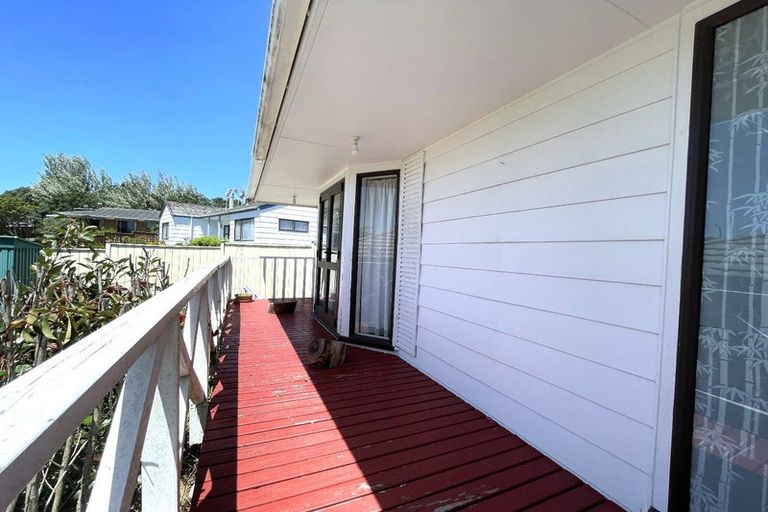 Photo of property in 13 Benygloe Place, Highland Park, Auckland, 2010