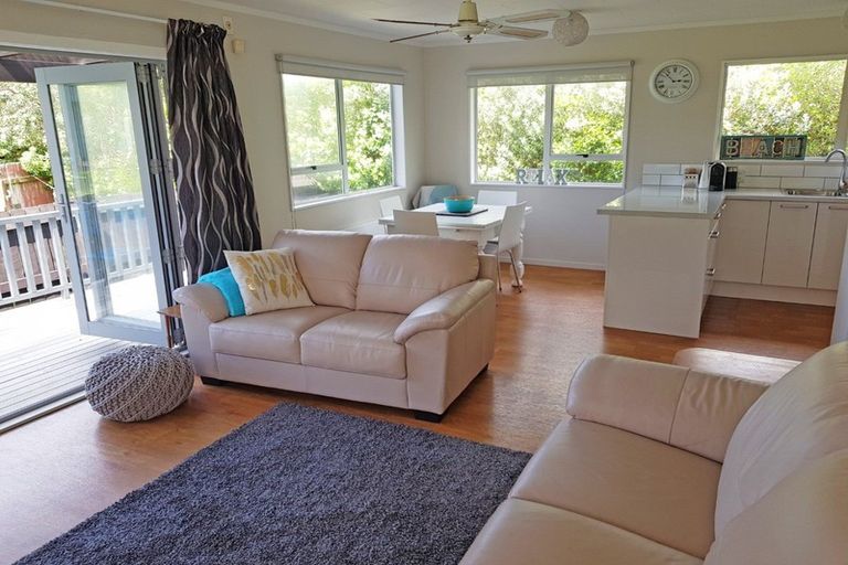 Photo of property in 11 Te Kapua Street, Oakura, Hikurangi, 0184