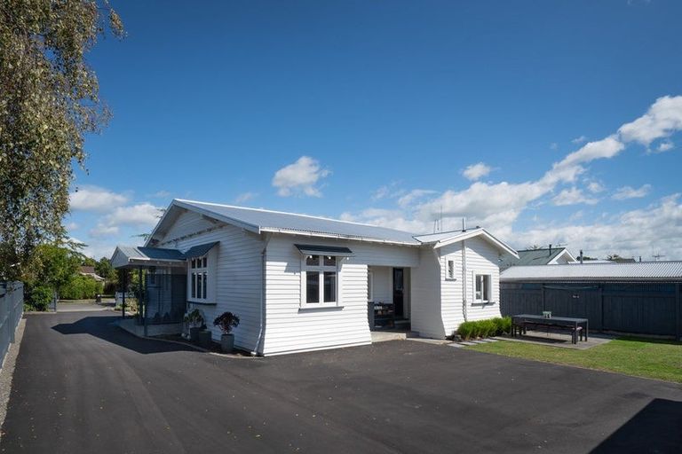 Photo of property in 21 Burns Avenue, Takaro, Palmerston North, 4412
