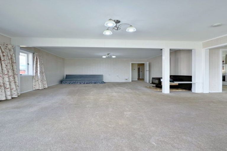 Photo of property in 29 Toru Street, Te Atatu Peninsula, Auckland, 0610