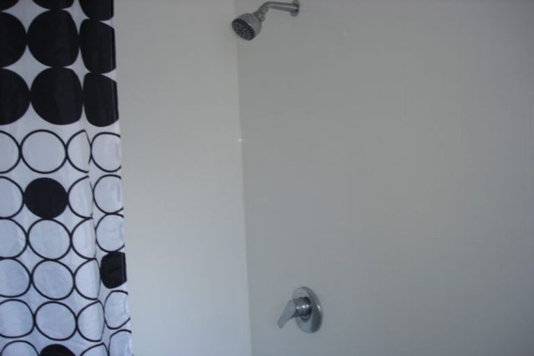 Photo of property in Milford Court Flats, 9/515 Adelaide Road, Berhampore, Wellington, 6023