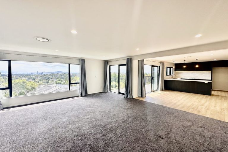 Photo of property in 15 Mcdowell Crescent, Hillcrest, Auckland, 0627
