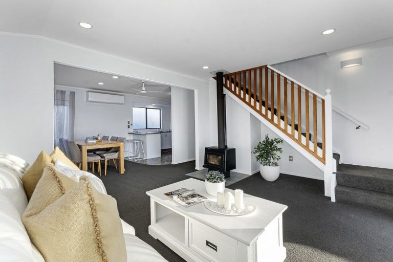 Photo of property in 26 Oteki Park Drive, Welcome Bay, Tauranga, 3112