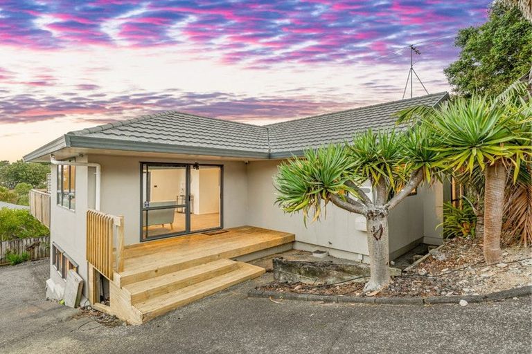 Photo of property in 21 Breenagh Place, Massey, Auckland, 0614