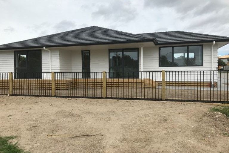 Photo of property in 1 Pohutukawa Way, Gate Pa, Tauranga, 3112