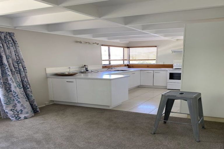 Photo of property in 2/147 Spinella Drive, Bayview, Auckland, 0629