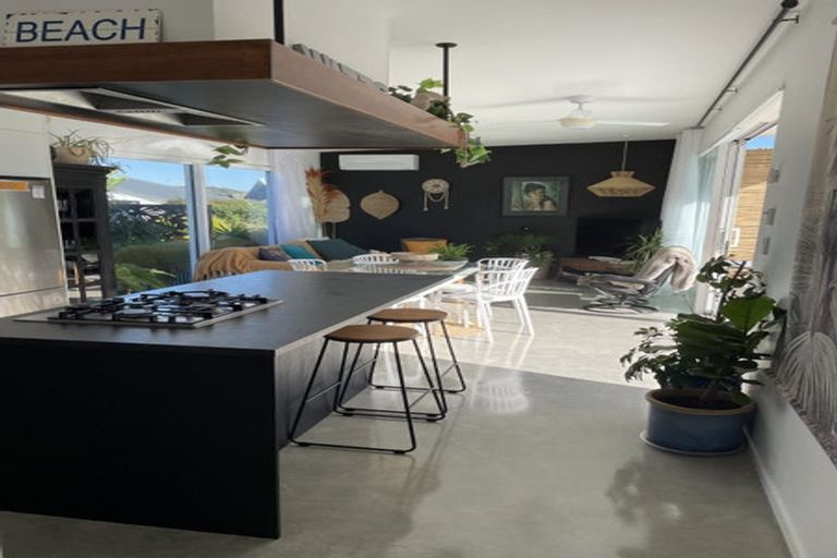 Photo of property in 2 Taimoana Close, Mangawhai Heads, Mangawhai, 0505