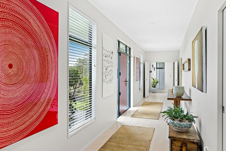 Photo of property in 30 Tamahunga Drive, Matakana, 0985