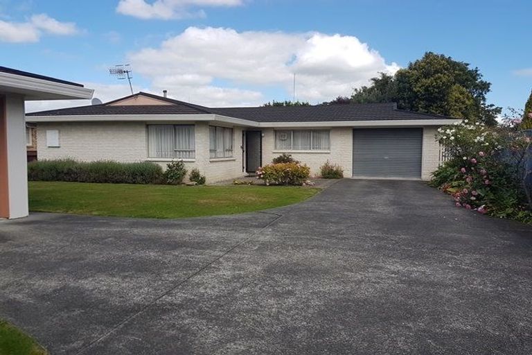 Photo of property in 38b Wood Street, Takaro, Palmerston North, 4410