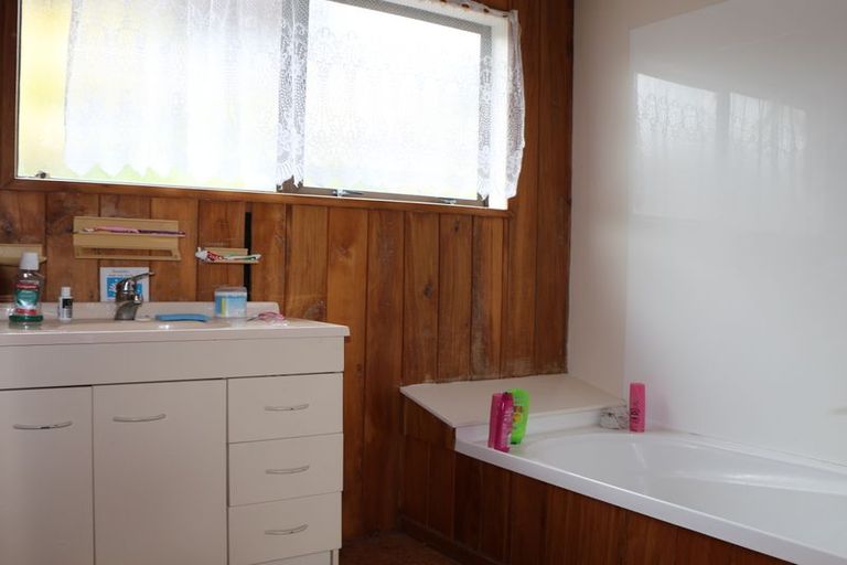 Photo of property in 47 Stratford Drive, Cable Bay, 0420