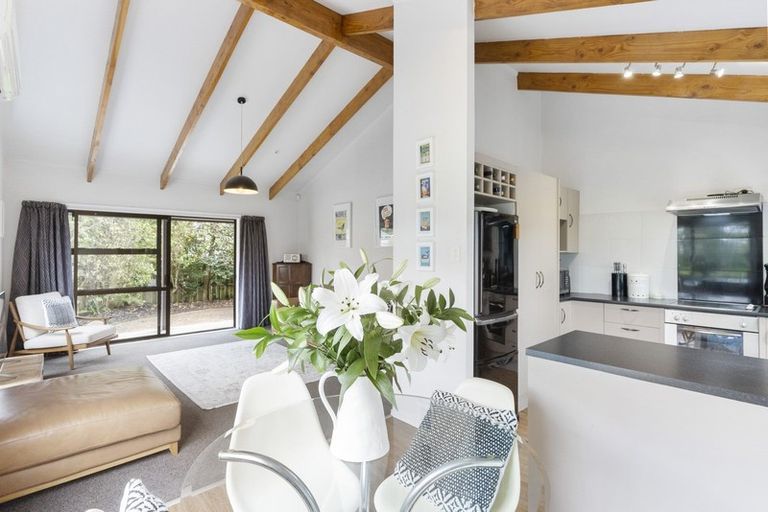 Photo of property in 8/390 West Coast Road, Glen Eden, Auckland, 0602