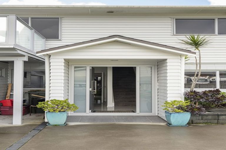 Photo of property in 28 Hall Road, Pataua North, Whangarei, 0175