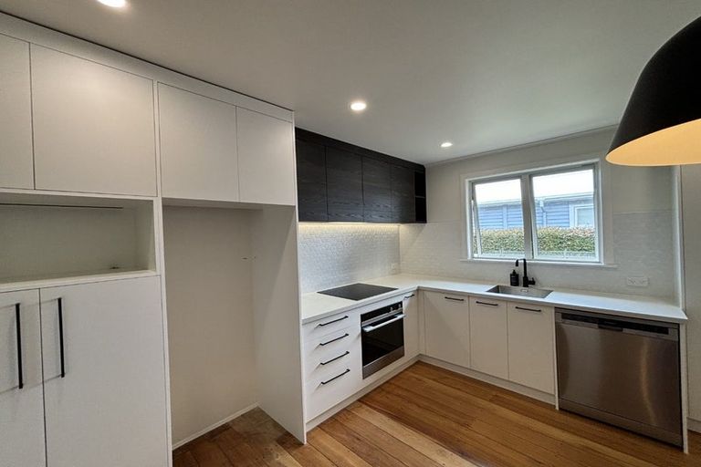 Photo of property in 20 Karaka Street, Merrilands, New Plymouth, 4312