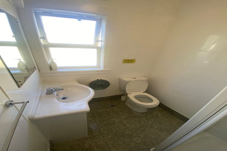 Photo of property in Hawkestone House, 21 Hawkestone Street, Thorndon, Wellington, 6011