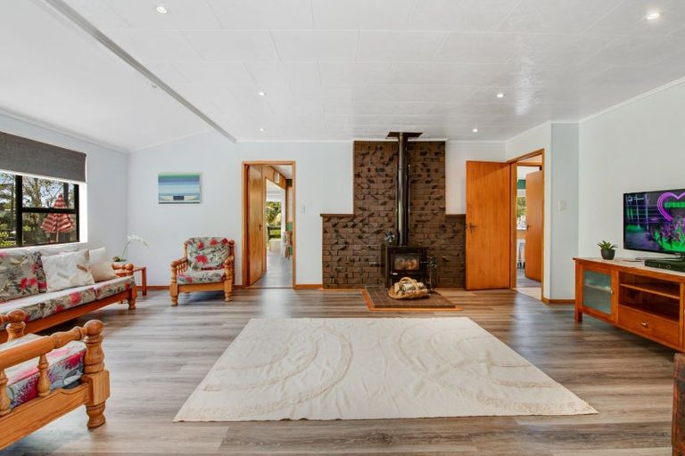 Photo of property in 717 Kaipara Coast Highway, Kaukapakapa, 0871