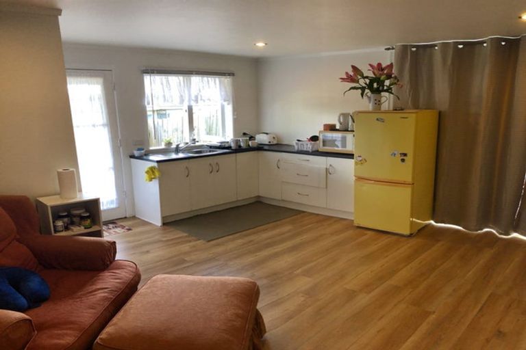 Photo of property in 2 Zion Road, Birkenhead, Auckland, 0626