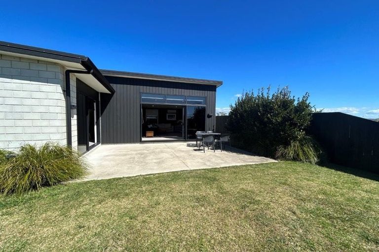 Photo of property in 2 Franks Way, Papamoa Beach, Papamoa, 3118