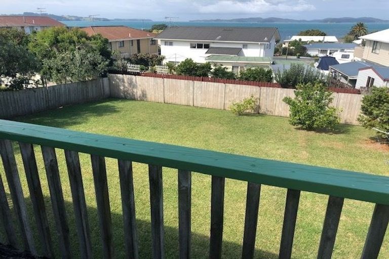 Photo of property in 15 Ngatira Place, Snells Beach, 0920
