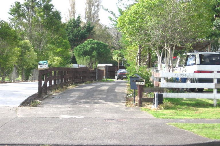 Photo of property in 17 Karepo Crescent, Ranui, Auckland, 0612