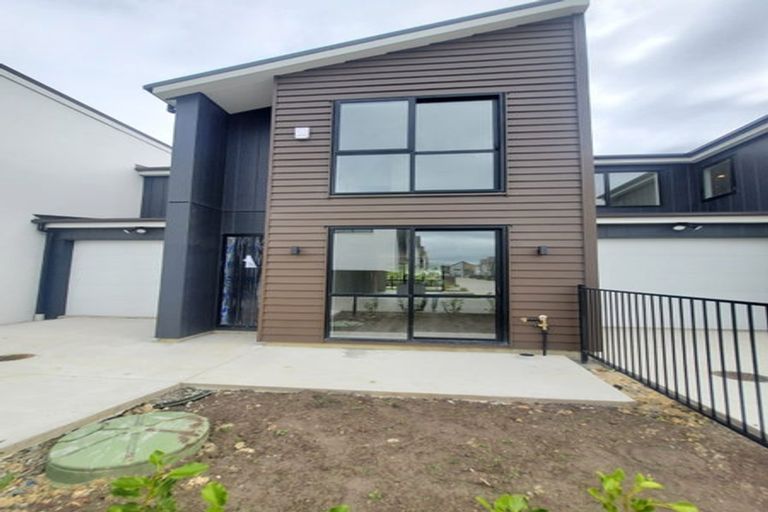 Photo of property in 7 Whawhaki Lane, Kumeu, 0810