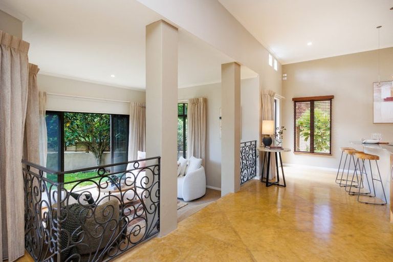 Photo of property in 3 The Oaks, Awapuni, Palmerston North, 4412