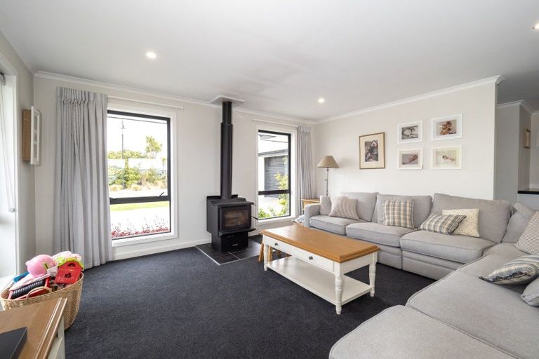 Photo of property in 4 West Bay Place, Huntingdon, Ashburton, 7774