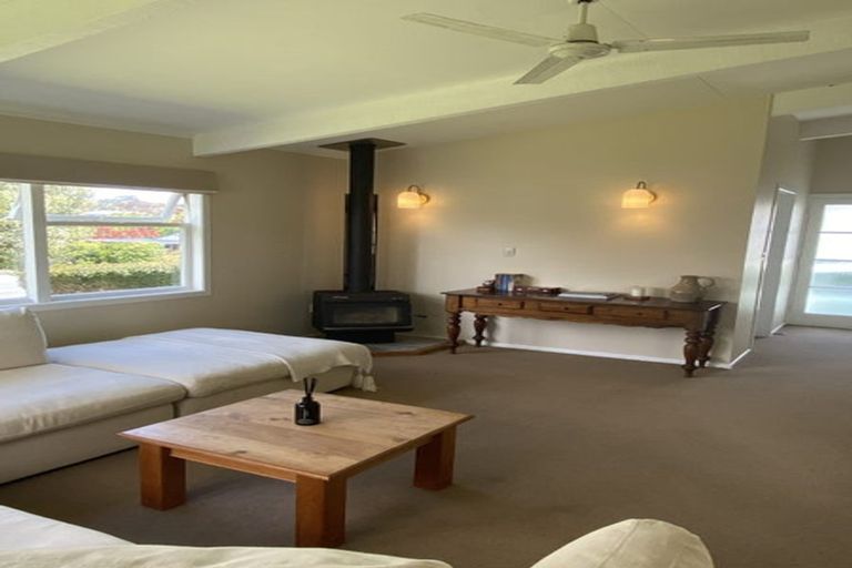 Photo of property in 38 Hauraki Road, Leigh, Warkworth, 0985