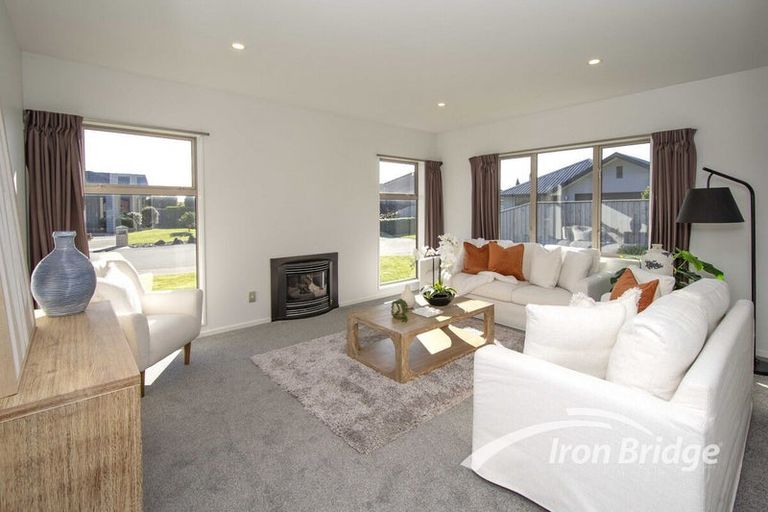 Photo of property in 8 Fredrica Lane, Heathcote Valley, Christchurch, 8022