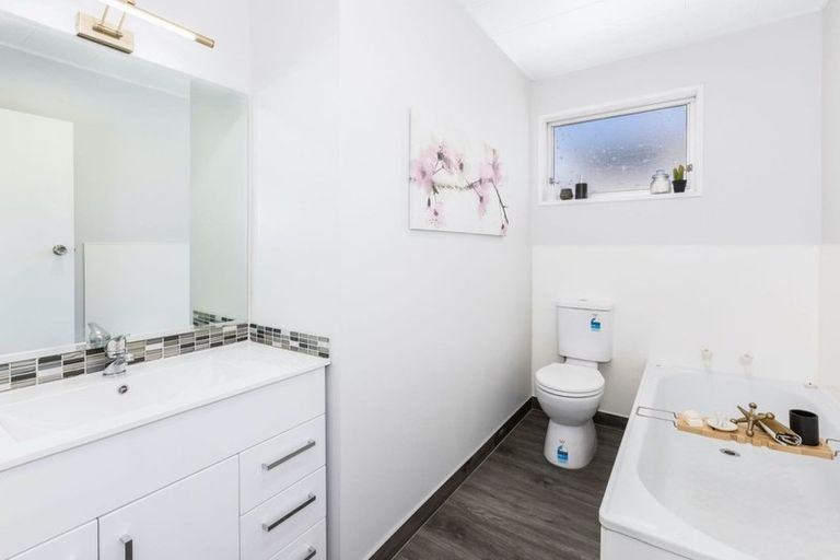 Photo of property in 7 Forth Place, Papakowhai, Porirua, 5024