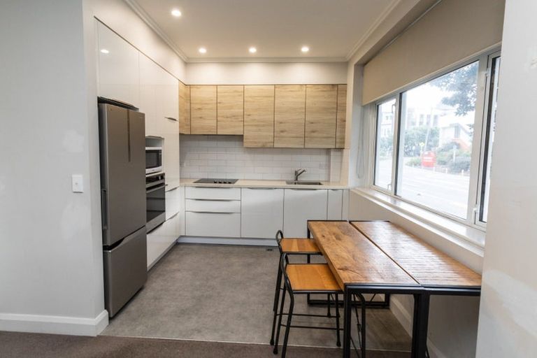 Photo of property in Fountain Court, 16/48 Oriental Parade, Oriental Bay, Wellington, 6011