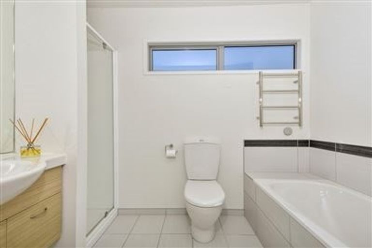 Photo of property in 72 Francis Street, Hauraki, Auckland, 0622