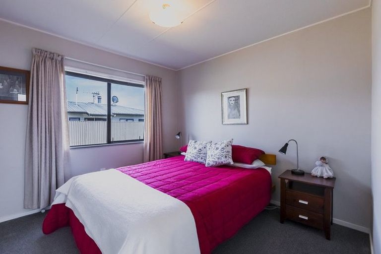 Photo of property in 2/205 Avondale Road, Greenmeadows, Napier, 4112